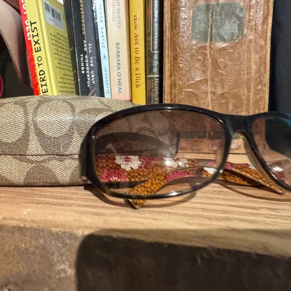 Coach/brown - Picture 2 of 3